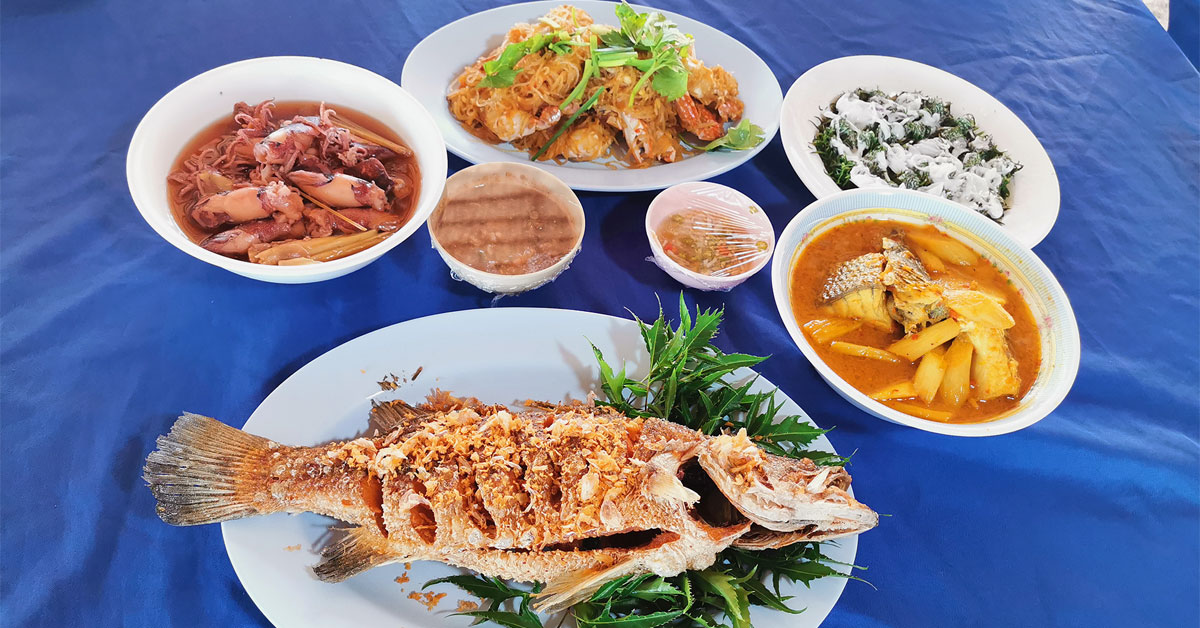 อาหารกลางวันบนเกาะนกเภา