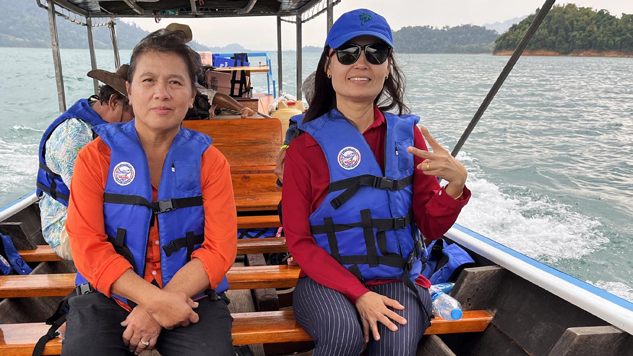 ติดต่อเรือนำเที่ยวในเขื่อนรัชชประภา