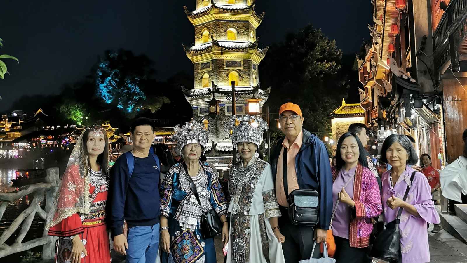 เที่ยวเมืองโบราณเฟิ่งหวง